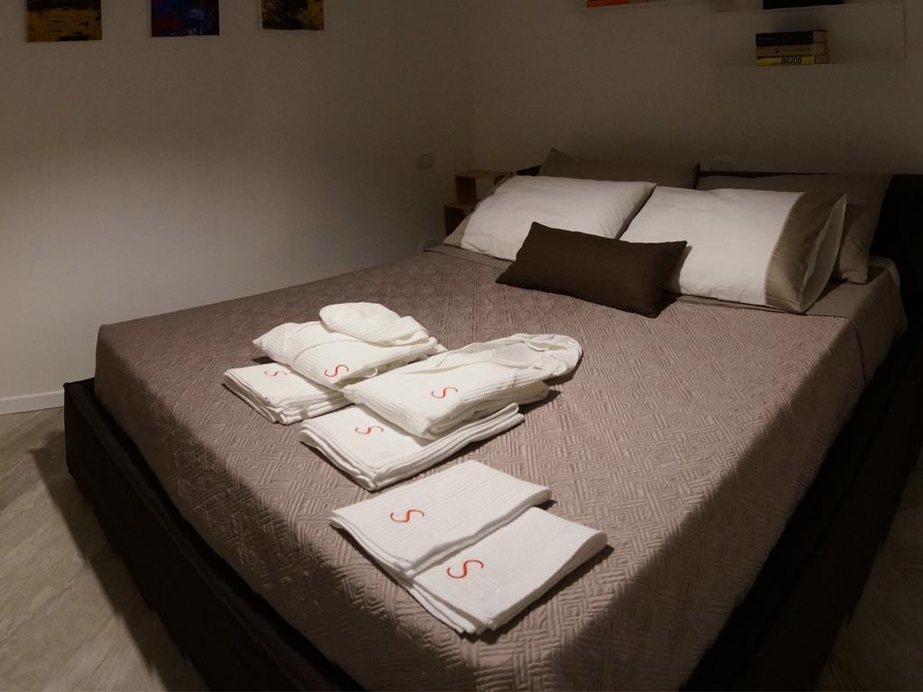 Les Suites Di Parma Camera foto